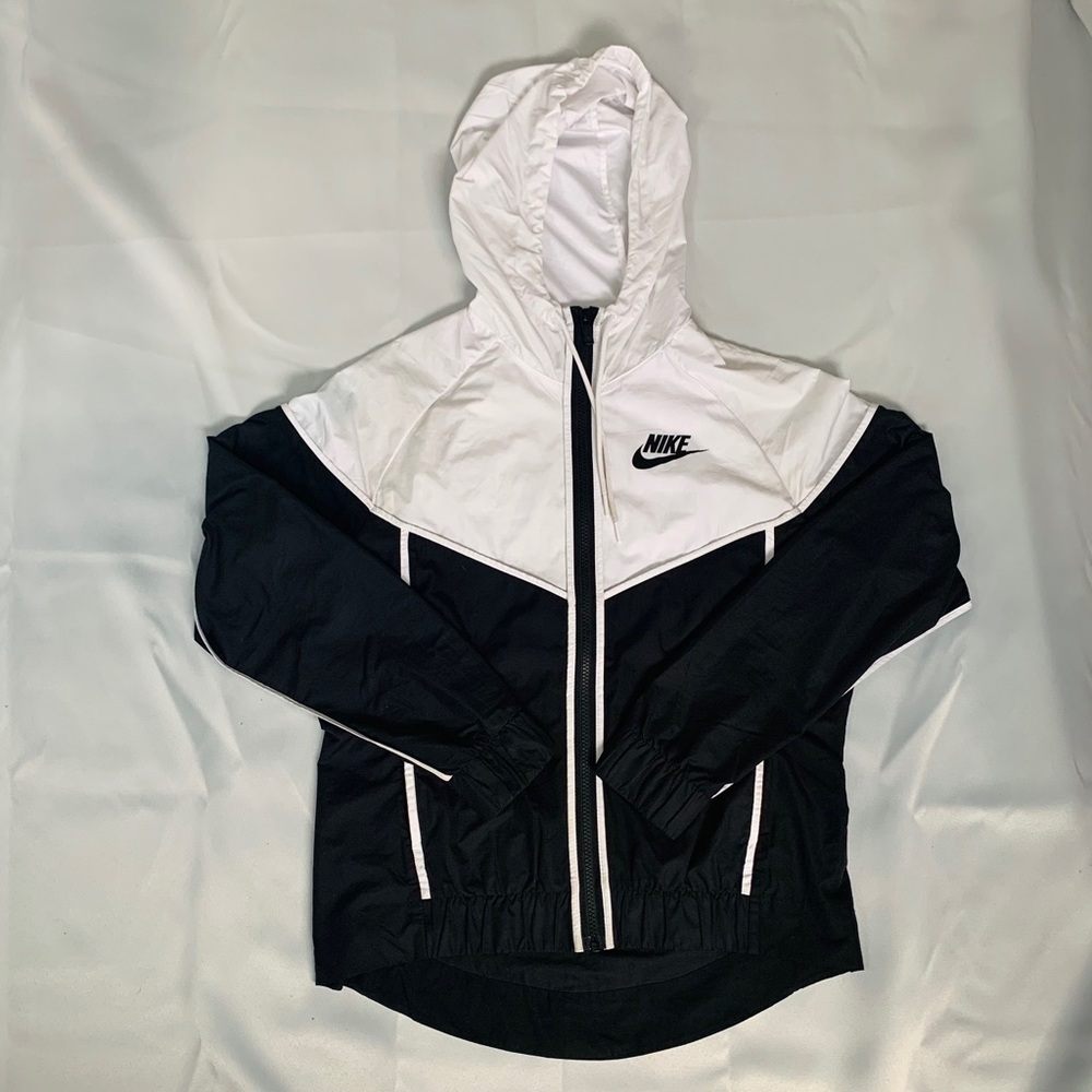 Nike black and white windbreaker